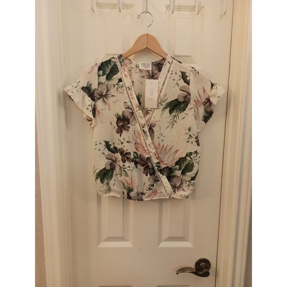 Nwt Women's Sienna Sky Floral Print V-neck Ruffle Sleeve Dressy Blouse Small